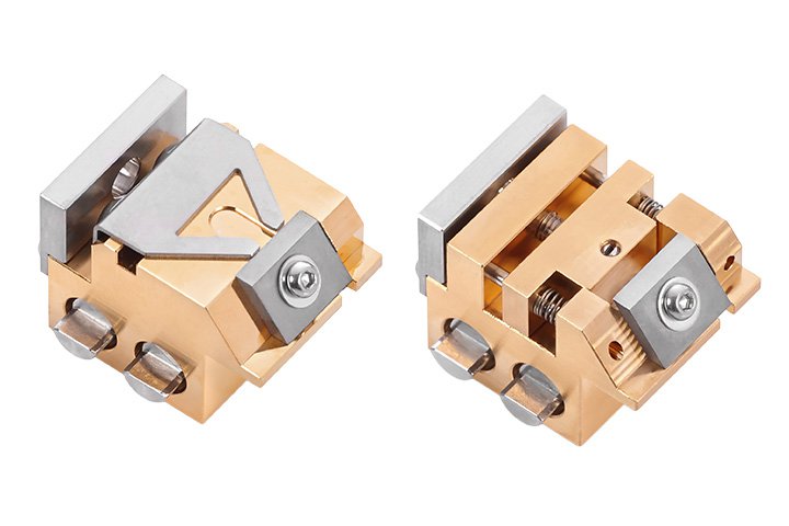 Sample holders for high pressure frozen samples