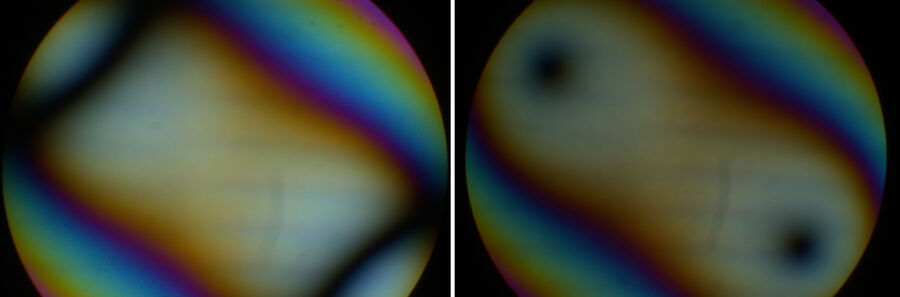 左：线偏振光下白云母圆锥镜图像。在对角线位置垂直于锐角等分线的截面。双轴（2光轴）图像。与镜检右偏振光相同。光轴的位置用圆极化法清楚地确定。DM4P显微镜使用透射光、圆锥镜、63xN平面物镜和偏镜用的图像成像。