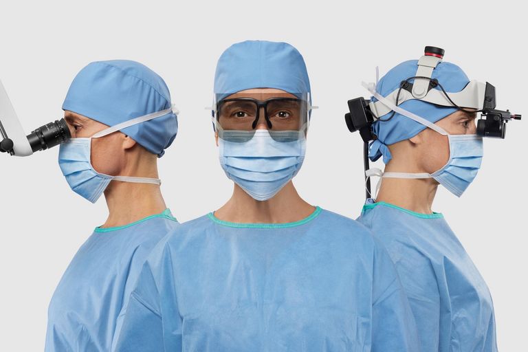 可灵活选择双目式、3D 平视式或 MyVeo 头戴式显示器。