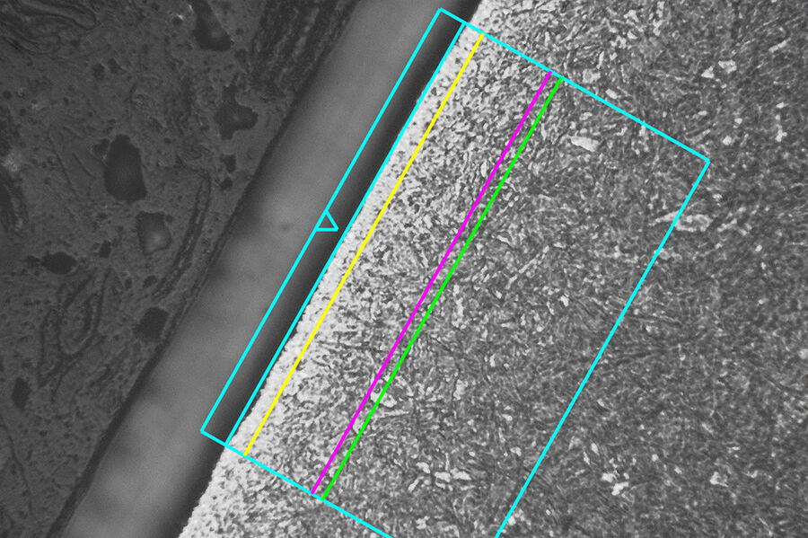 Image of a heat-treated steel being analyzed for carbon depletion (decarburization).