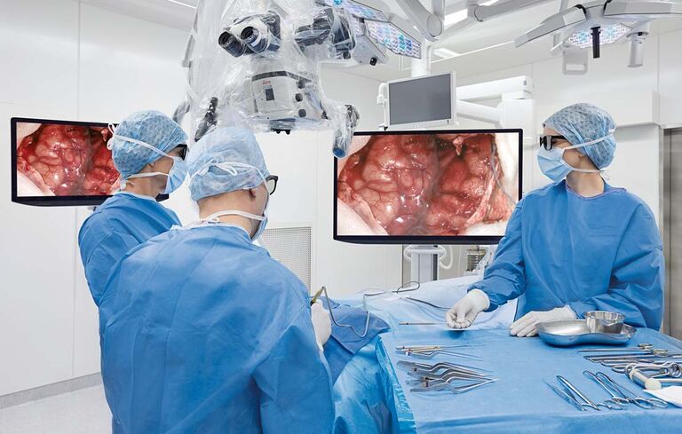 ARveo 8 神经外科手术显微镜 — 无需通过目镜观察