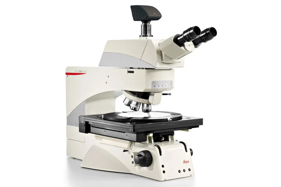 The DM8000 M microscope which is designed for high-throughput inspection of 8"-wafers and semiconductor components during production, QC, failure analysis, and R&D.