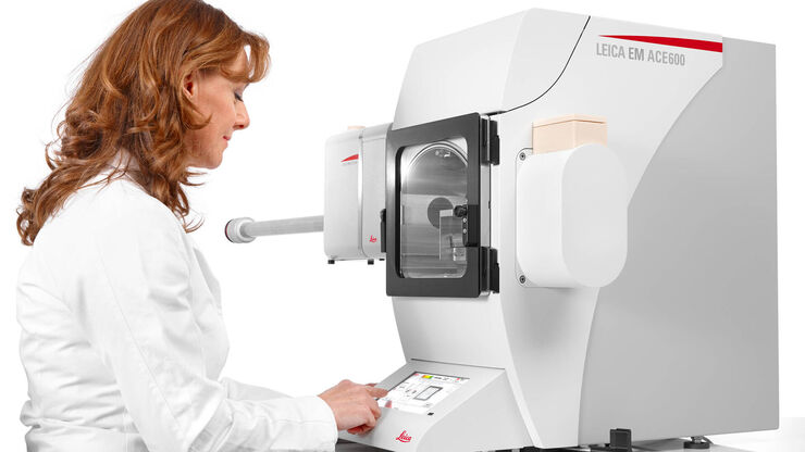 A woman infront of an EM VCT500