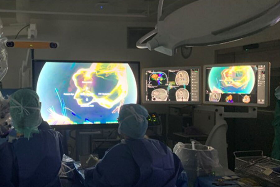 [Translate to chinese:] Heads-up neurosurgery in 4K 3D. Image courtesy of Prof. Raphael Guzman.