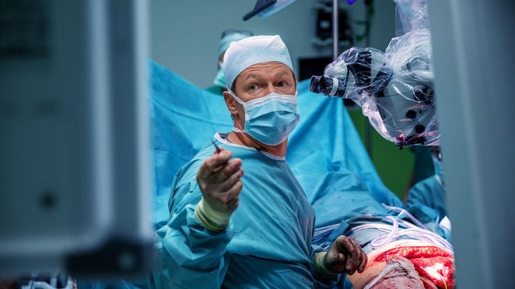 phalloplasty and subcutaneous mastectomy 阴茎成形术与皮下乳房切除术。
