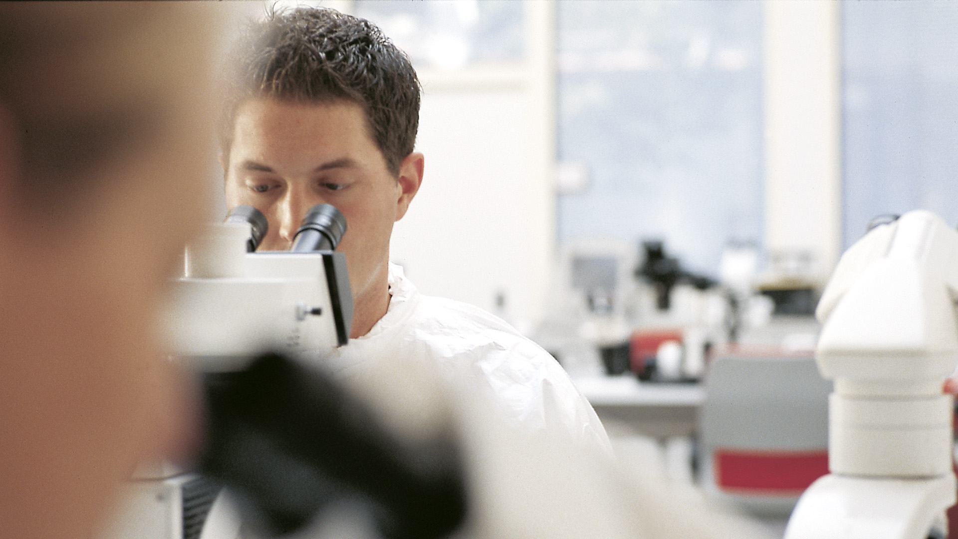 高效的显微镜工作流程有助于病理学家做出准确而及时的诊断。